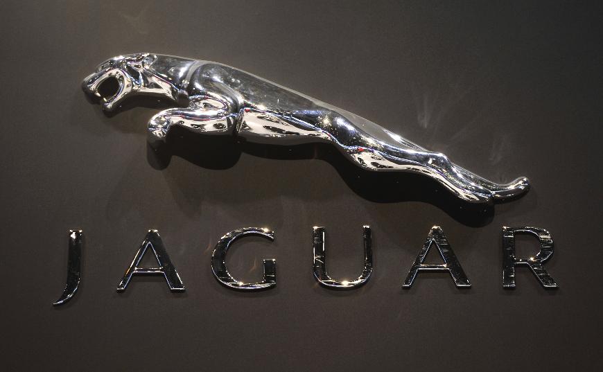 Jaguar показал оптимальную позицию для вождения автомобиля 	