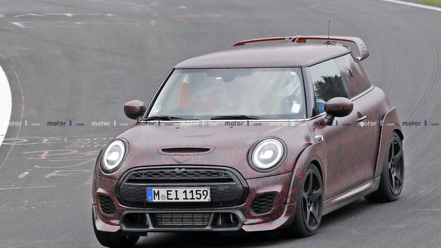 Журналисты запечатлели прототип обновленного Mini JCW GP 