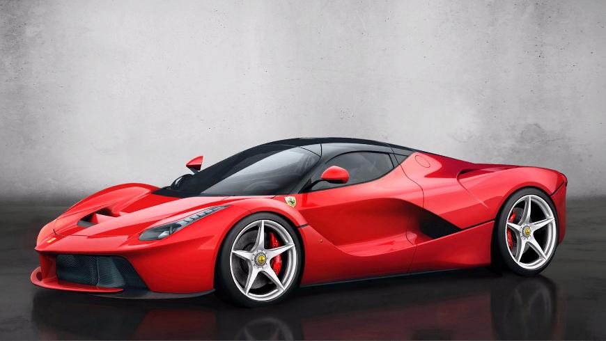 Это надо видеть – мощный Ferrari LaFerrari гоняет по траве и лужам