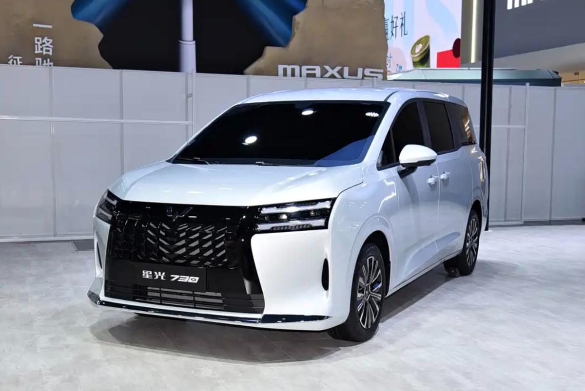 Новый недорогой минивэн Wuling Starlight 730: подробности из Китая 