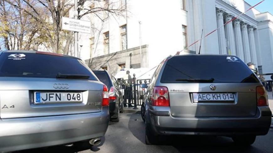 В Украине планируется отмена акциза на ввоз машин