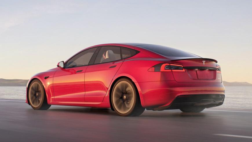 Компания Tesla представила самый мощный электрокар Model S Plaid