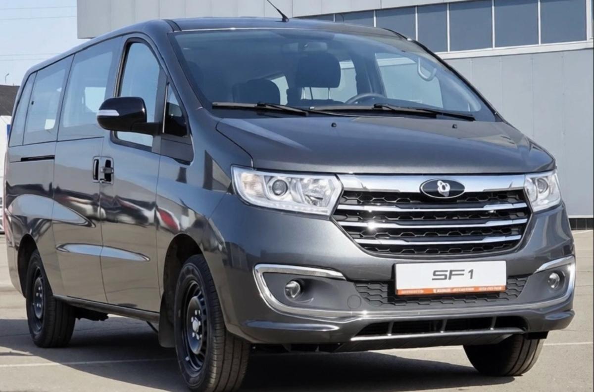 В РФ начались продажи 7-местных минивэнов Sollers SF1: цены от 2,25 млн рублей