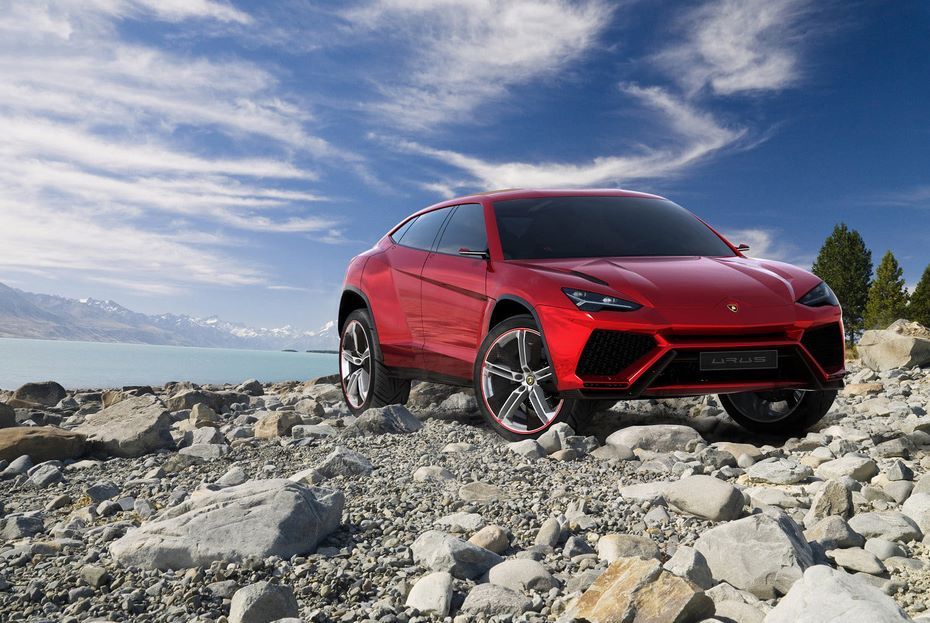 Lamborghini опубликовала новый видеотизер кроссовера Urus на зимнем пейзаже