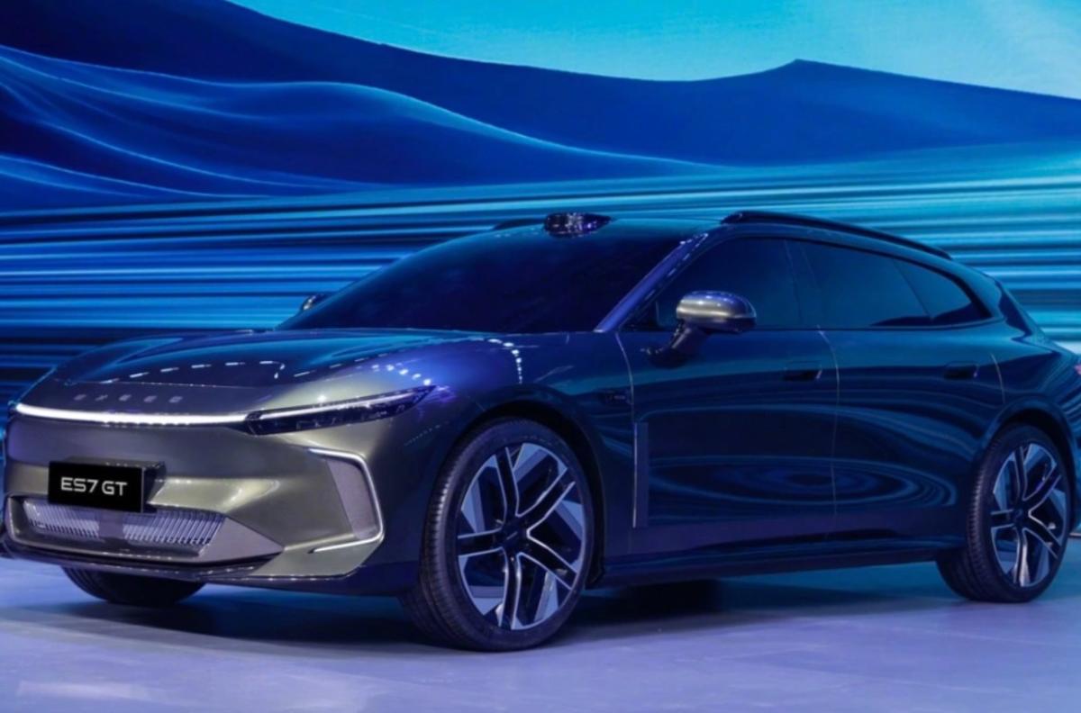 Премиум-бренд Exeed представил четыре автоновинки: одну ждут в России