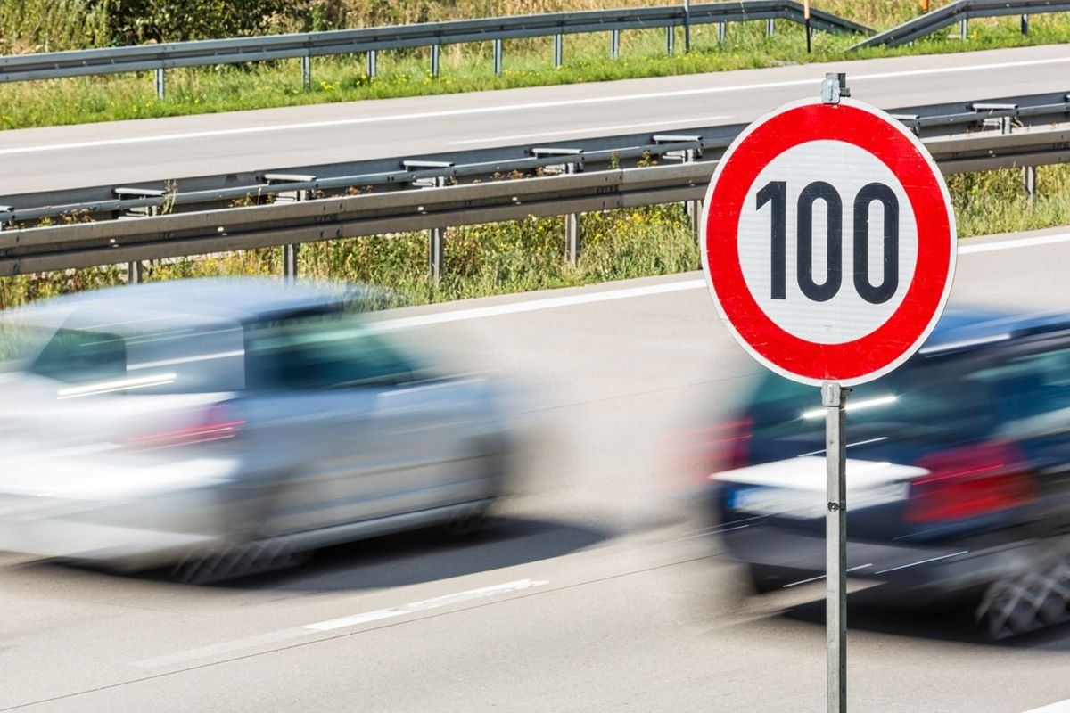 Водителя Ford Focus оштрафовали за превышение скорости в 700 км/ч