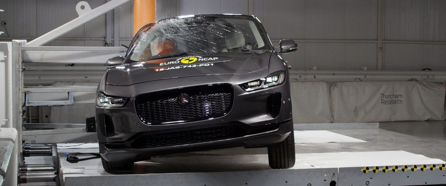 Jaguar I-Pace прошел многочисленные краш-тесты для получения 5 звезд безопасности
