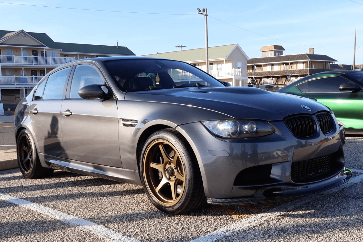 Смотрите, как BMW M3 E90 изменилась до неузнаваемости всего за 5 дней