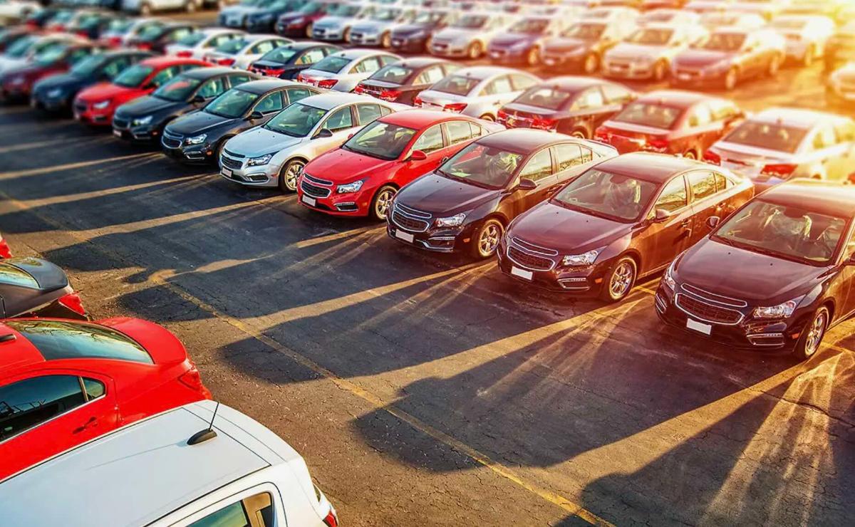 Российские автодилеры предупредили о начавшемся дефиците на авторынке