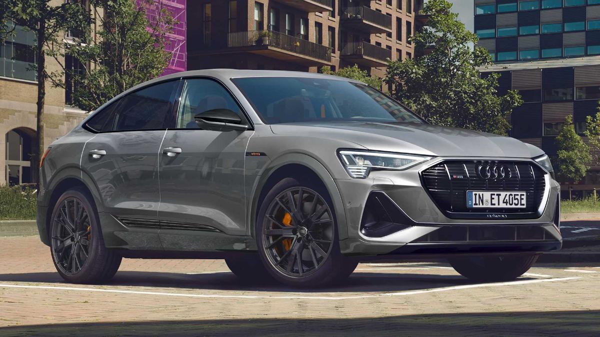 Audi представила электрический кроссовер E-Tron S Line в особом исполнении  Black Edition