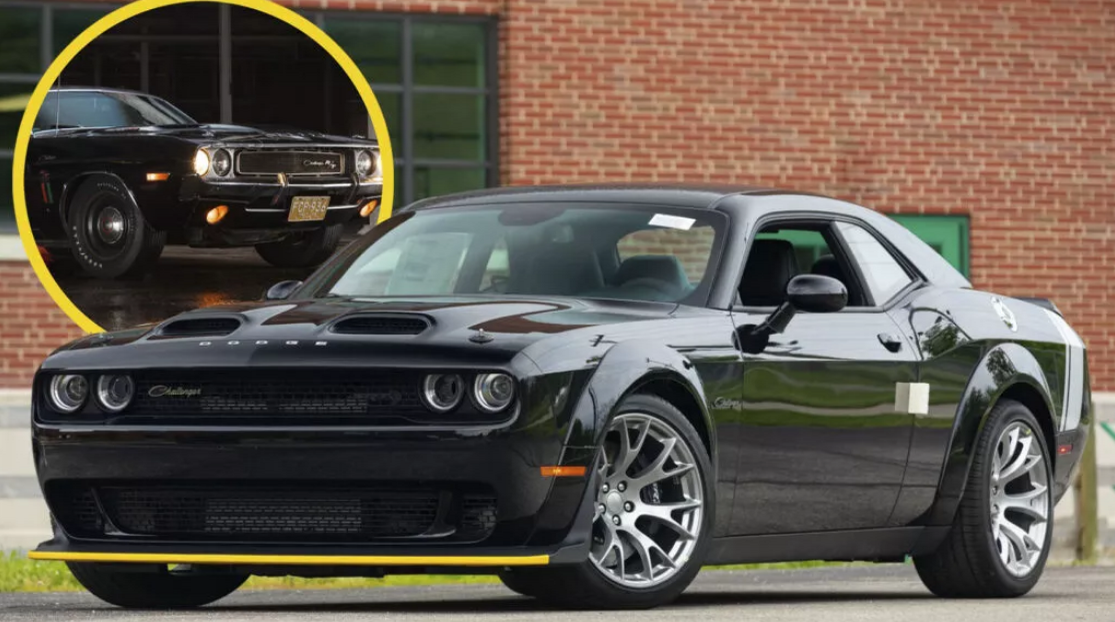 Первый Dodge Challenger Black Ghost 2023 года продадут на аукционе вместе с его вдохновителем 1970 года