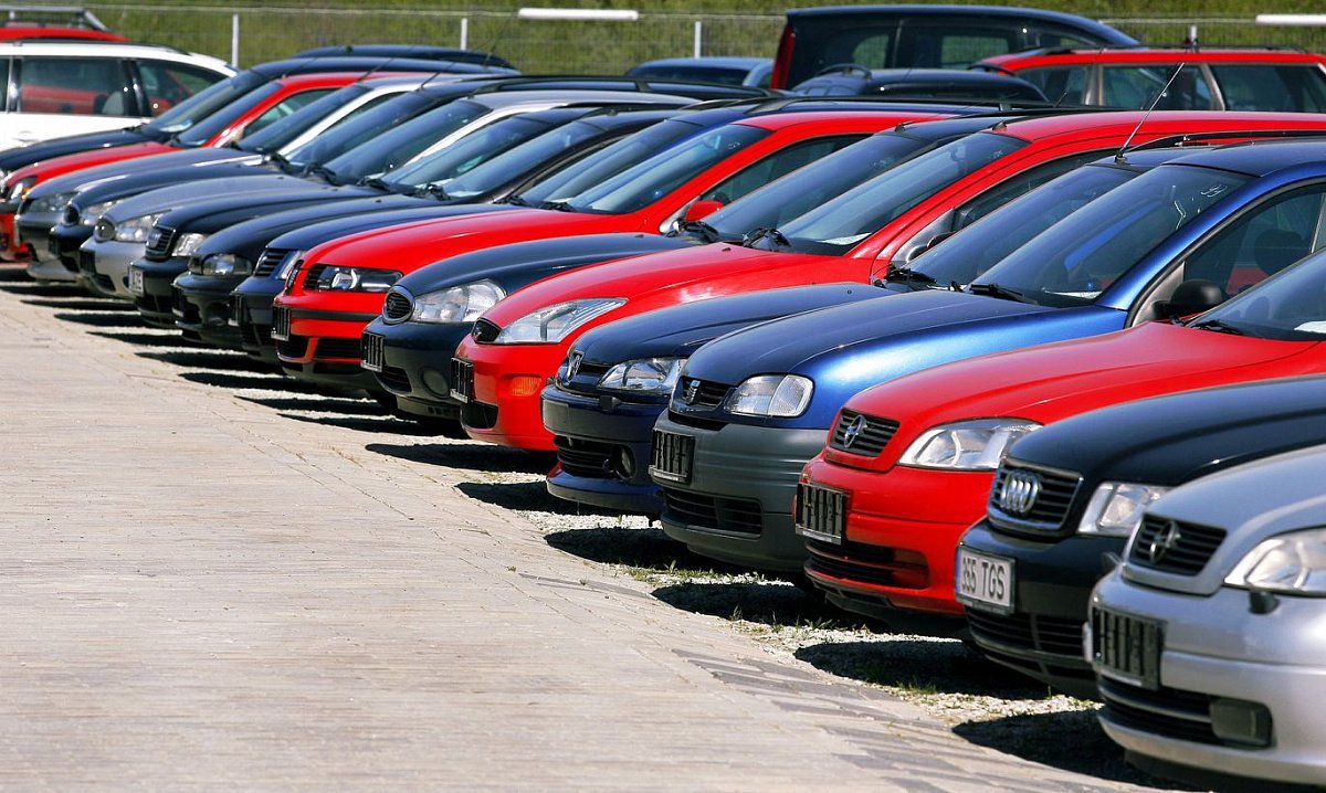 Продажи автомашин с пробегом в 1 полугодии выросли на 27%