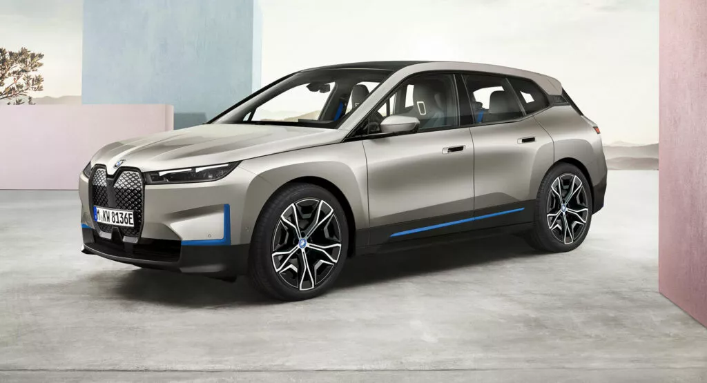 Компания BMW отзывает почти 3400 электромобилей BMW i4 и iX из-за неисправности в генераторах шума