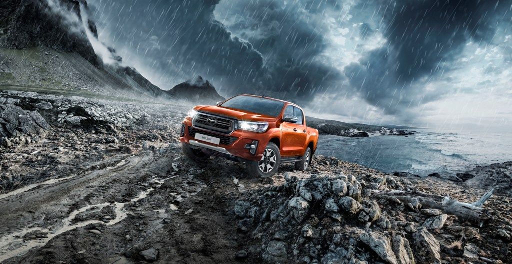 Toyota Hilux в новой флагманской версии уже доступна в России