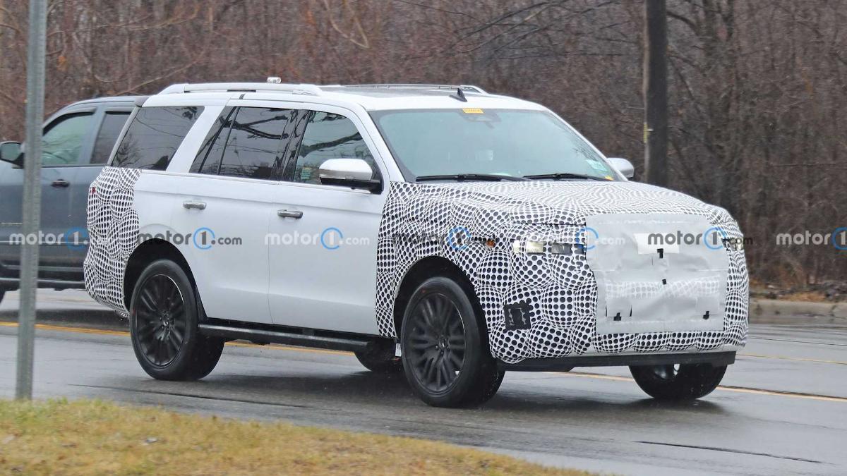 Замечен прототип гибридной версии внедорожника Ford Expedition 2022