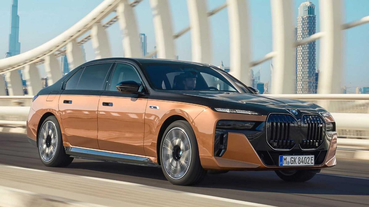 BMW показала новый остросюжетный фильм с участием BMW i7 M70