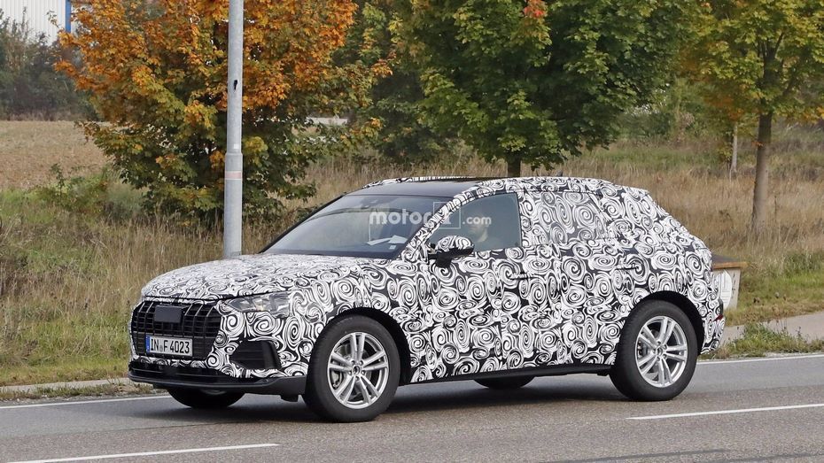 Фотошпионам удалось запечатлеть Audi Q3 2019 во время дорожных испытаний