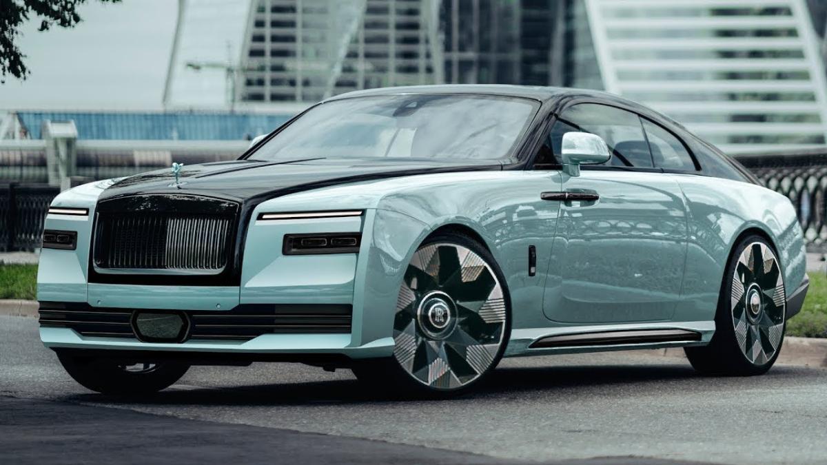 Компания Rolls-Royce обогнала по продажам в РФ отечественный Aurus в 2022 году