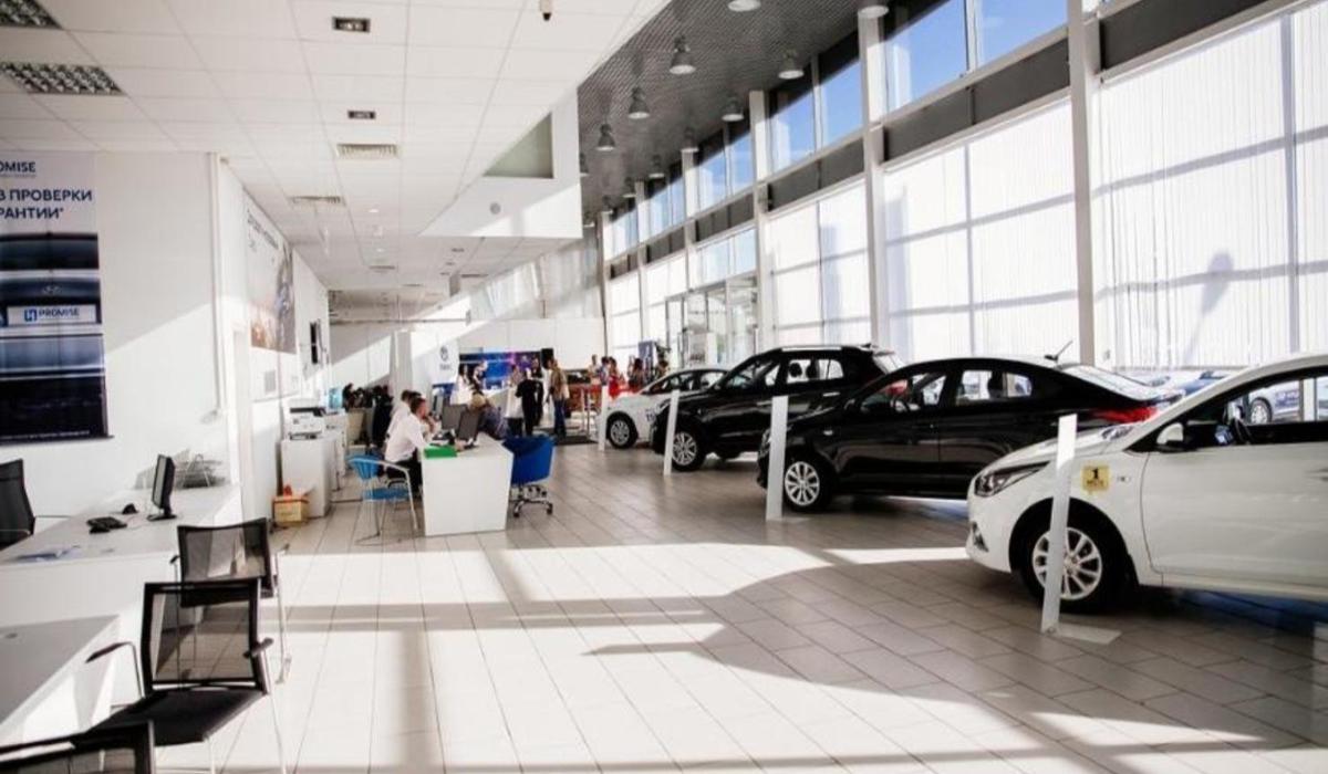 В России ждут закрытия ряда автосалонов: названа причина  