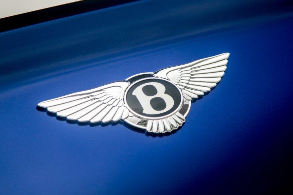 Компания Bentley сделала из купе Continental GT кроссовер