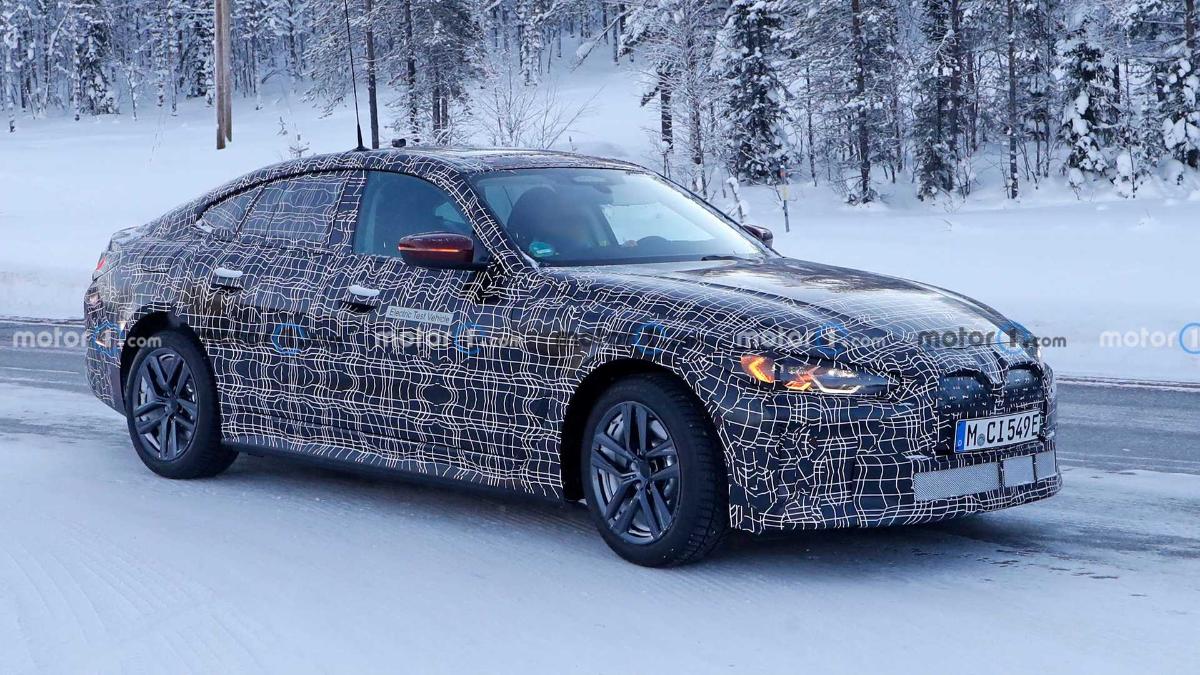 BMW тестирует прототип нового электромобиля i4 