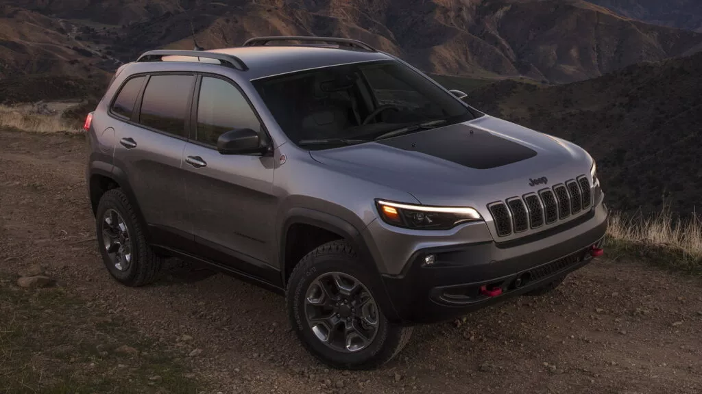 Компания Jeep после ухода из производства Jeep KL Cherokee готовит его преемника