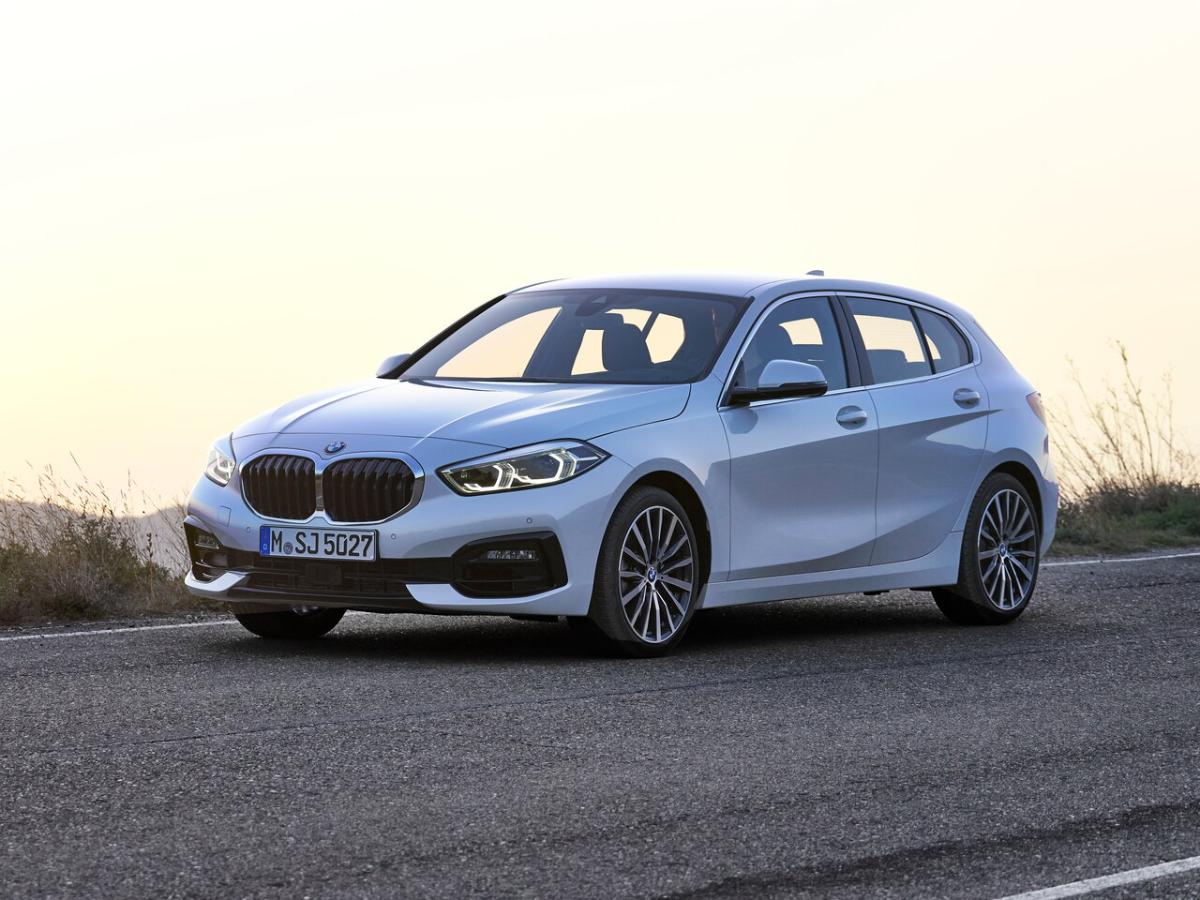 Смотрите, как BMW 118i гоняет на максимальной скорости