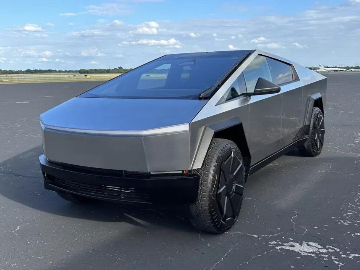 В России продают топовый пикап Tesla: цена удивит В России продают топовый пикап Tesla: цена удивит