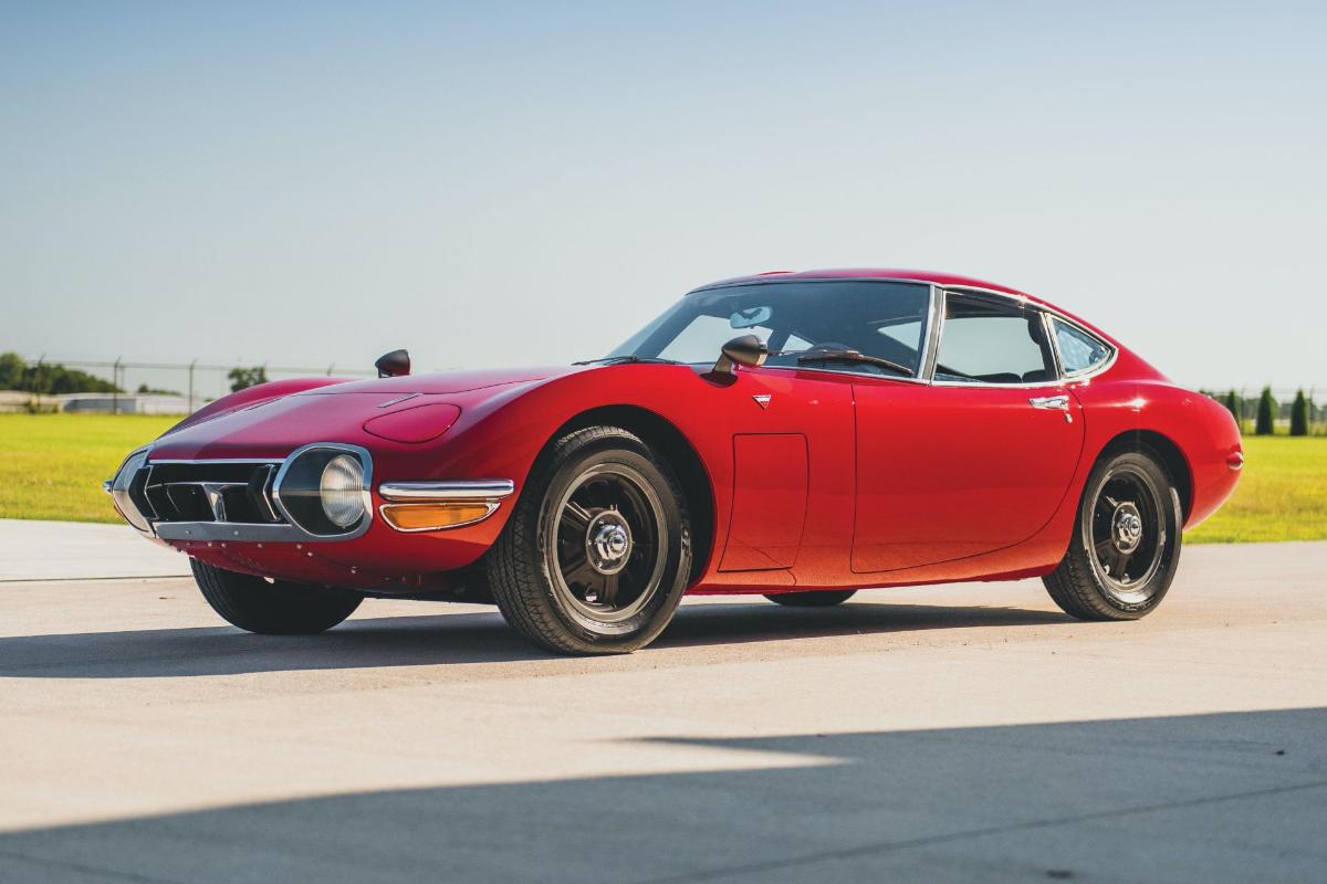 Редчайшую Toyota 2000GT 1967 с левым рулем продали за 70 млн рублей