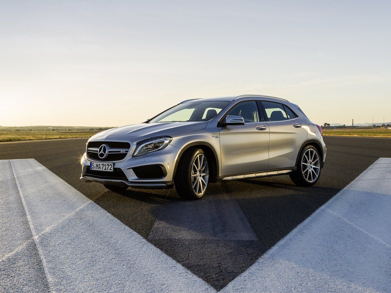 Mercedes-Benz GLA-klasse AMG: поколения, кузова по годам, история модели и  года выпуска, рестайлинг, характеристики, габариты, фото - Carsweek