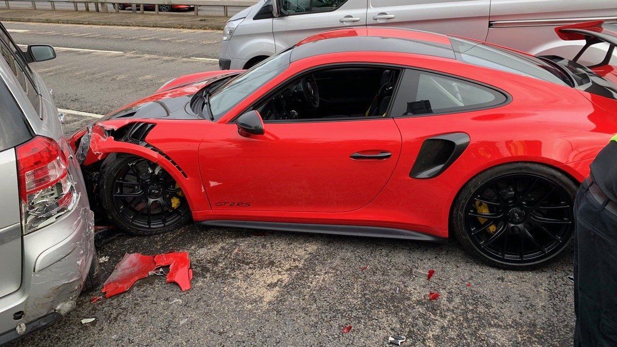 Тест-драйв 700-сильного Porsche закончился аварией