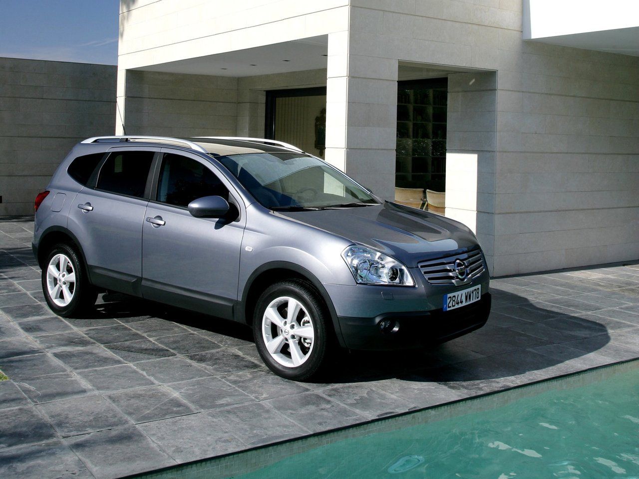 Машина Qashqai Nissan 2