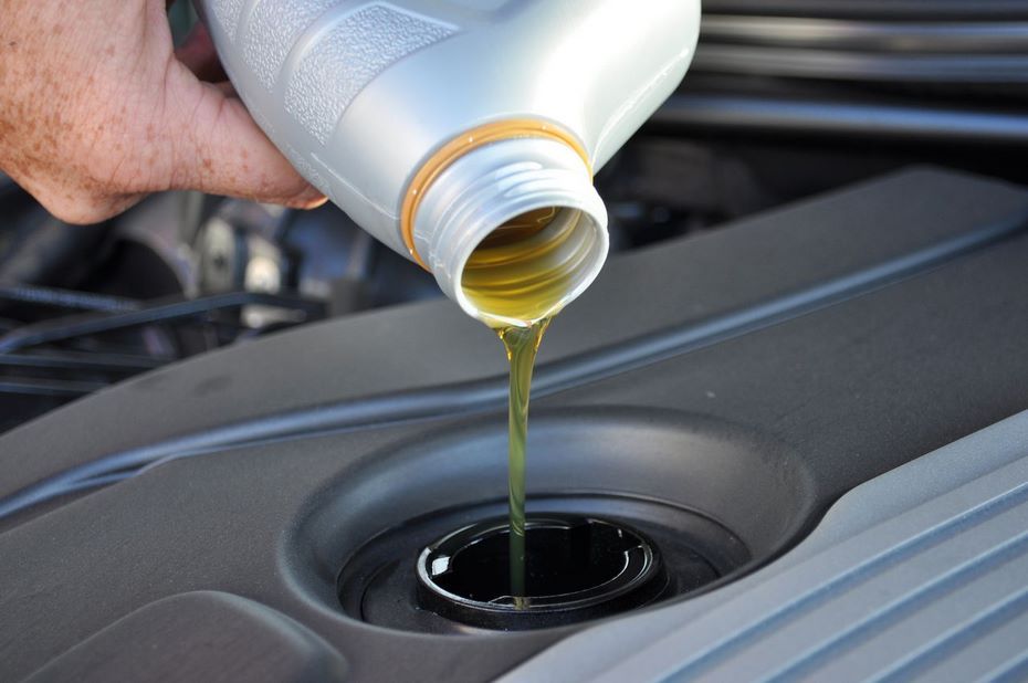 Как поменять моторное масло и фильтр в автомобиле
