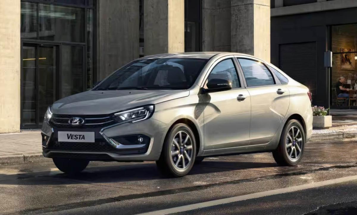 Иллюстрация 101auto.ru: Lada Vesta NG 5.0 встала на конвейер: дилеры ждут поставки в июле