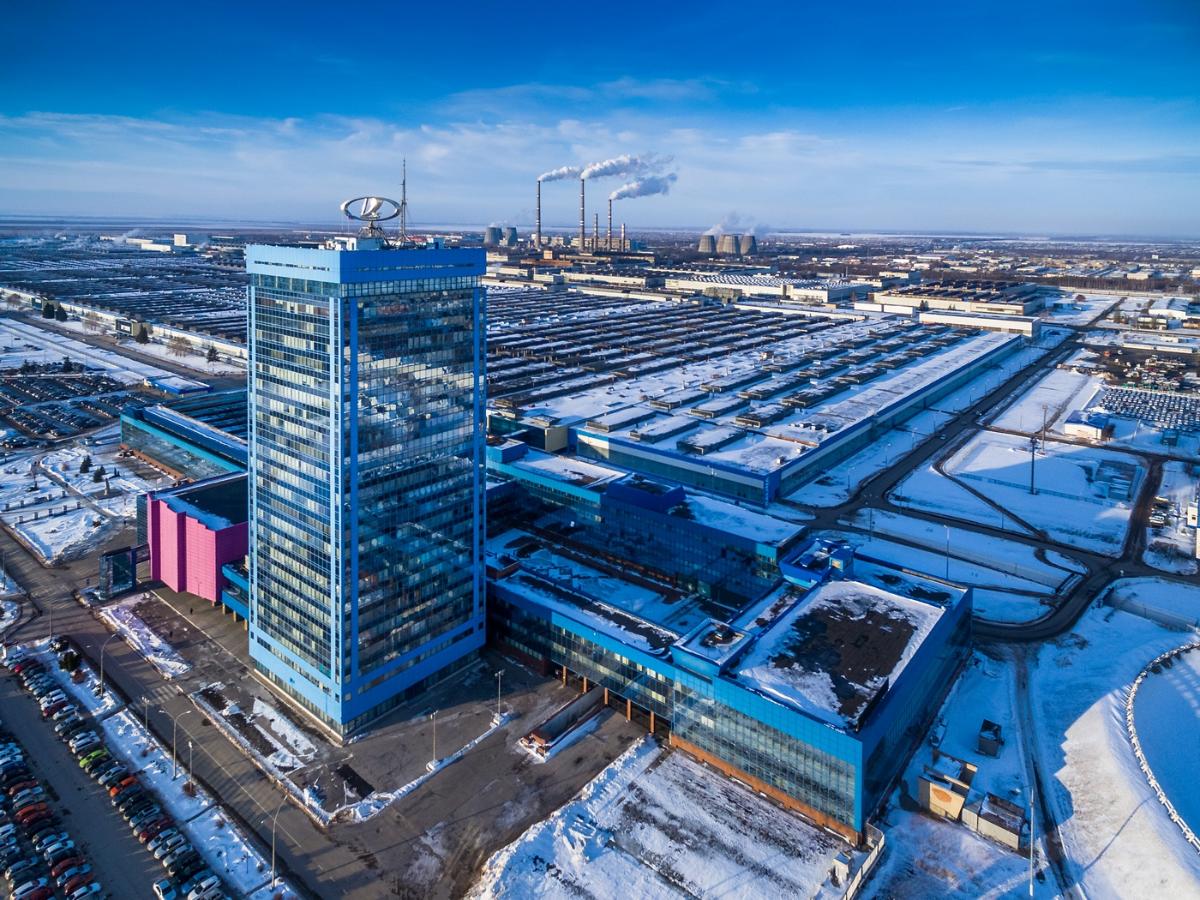 Глава «АвтоВАЗа» Соколов: компания планирует экспортировать до 50 тыс. автомашин в 2024 году