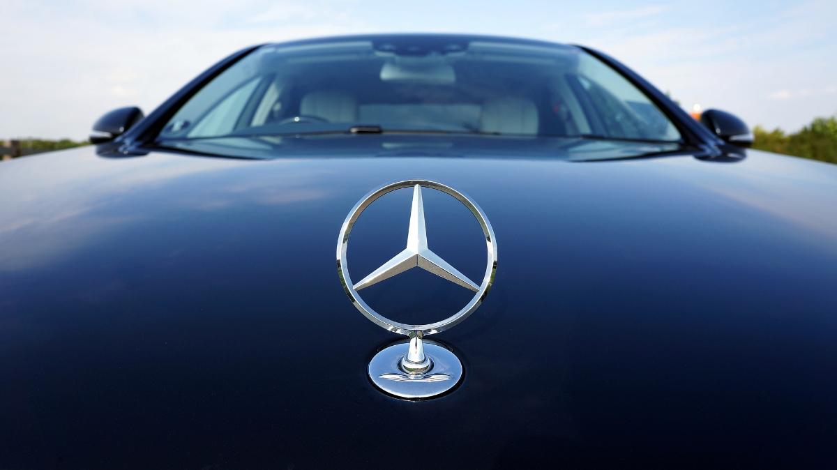Новые автомашины Mercedes-Benz оснастят суперкомпьютерами