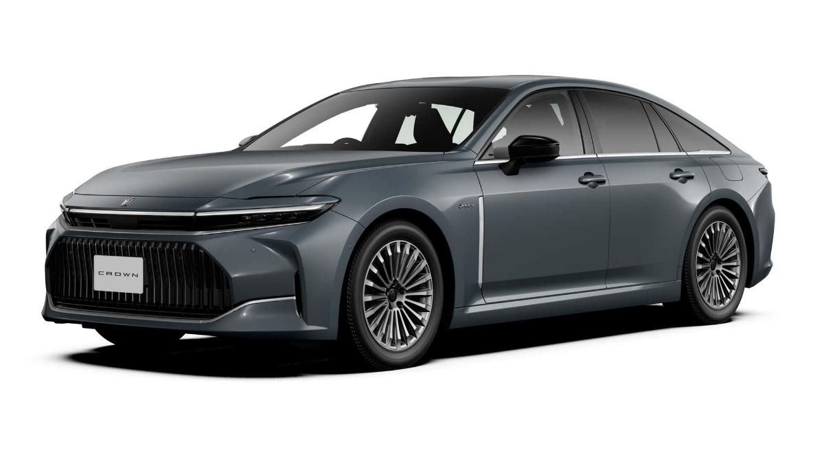 Чего ждать от совершенно нового седана Toyota Crown 2024 модельного года?