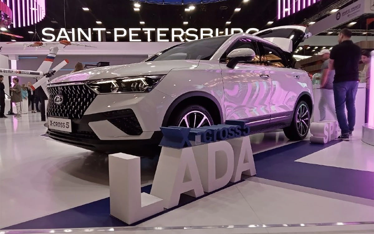Автоконцерн АВТОВАЗ официально представил новую LADA X-Cross 5 на ПМЭФ