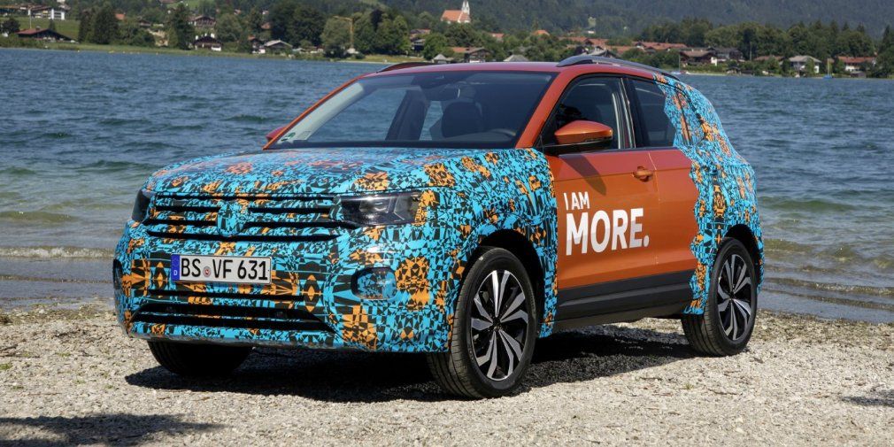 Volkswagen обнародовал первый тизер с участием новинки T-Cross
