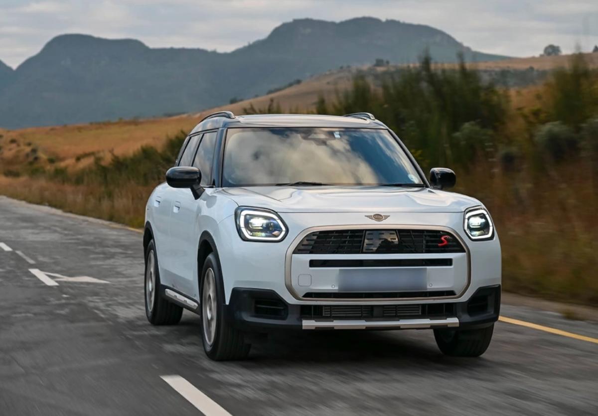 В России начались продажи новых Mini Countryman S: цены и опции 