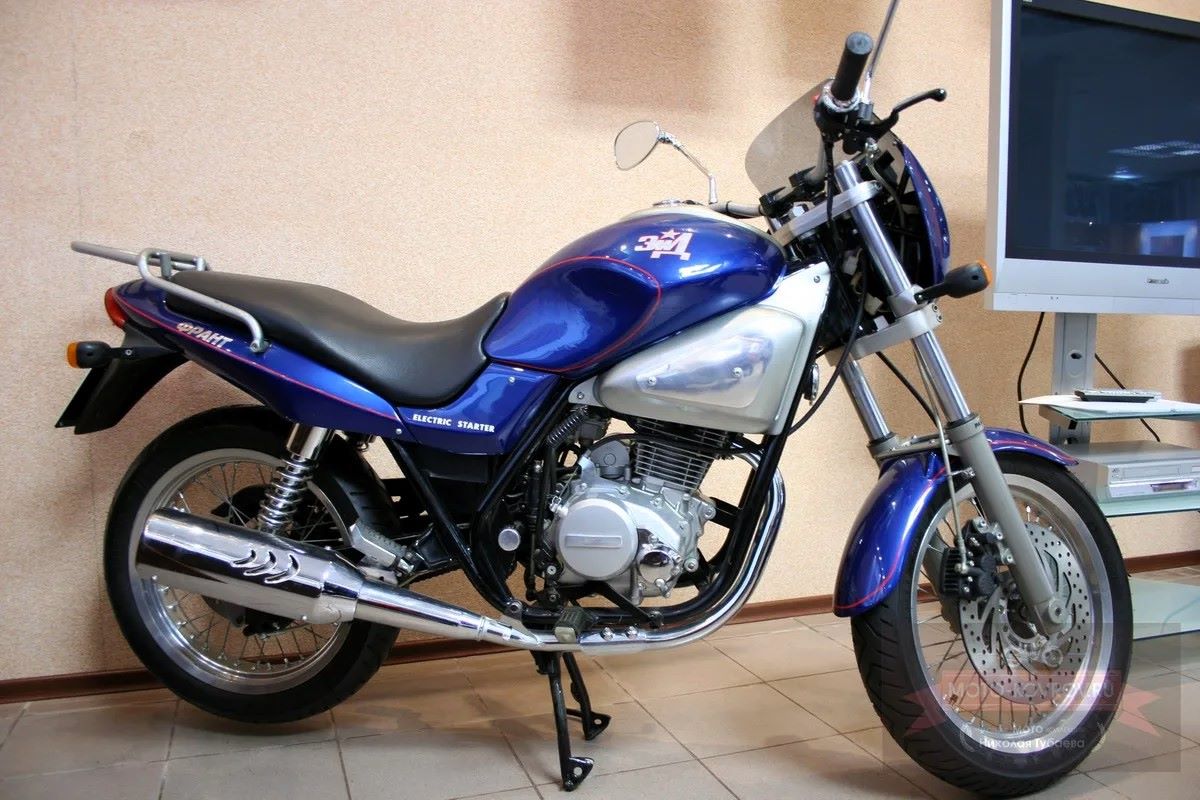 Мотоцикл ЗиД «Франт» из 90-х – итальянский дизайн, корейский двигатель и перспективы на 3 млн долларов