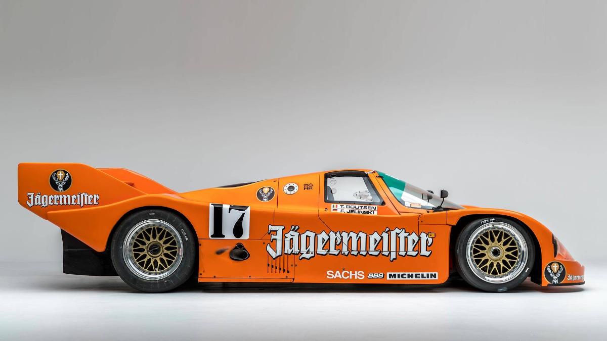 Познакомьтесь с коллекцией гоночных автомобилей Jägermeister