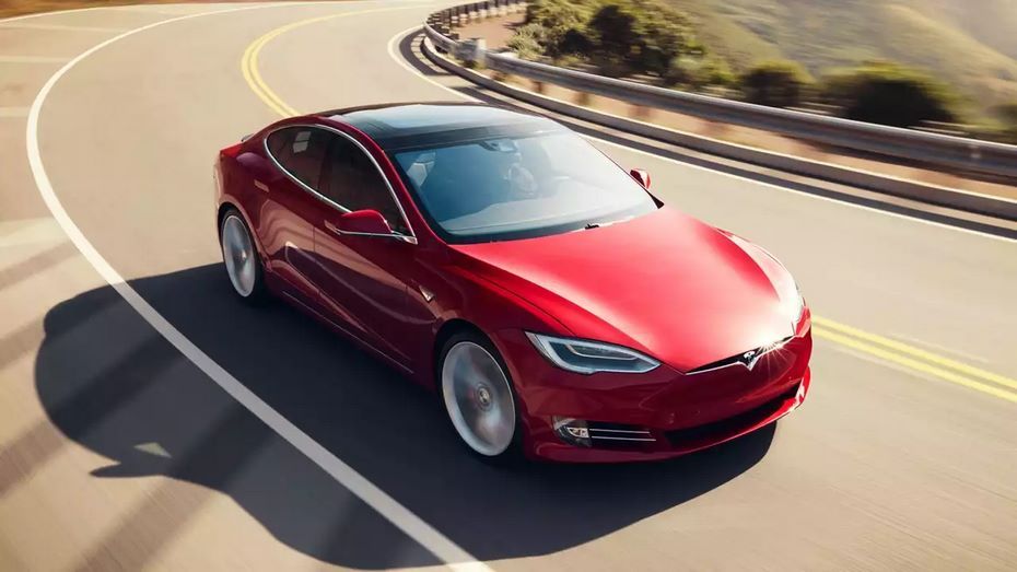 Коллекционерам посоветовали купить Tesla Model S пока она еще производится