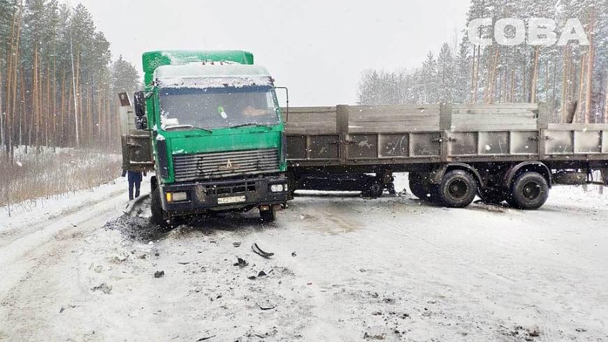 В аварии с фурой в Екатеринбурге погиб человек