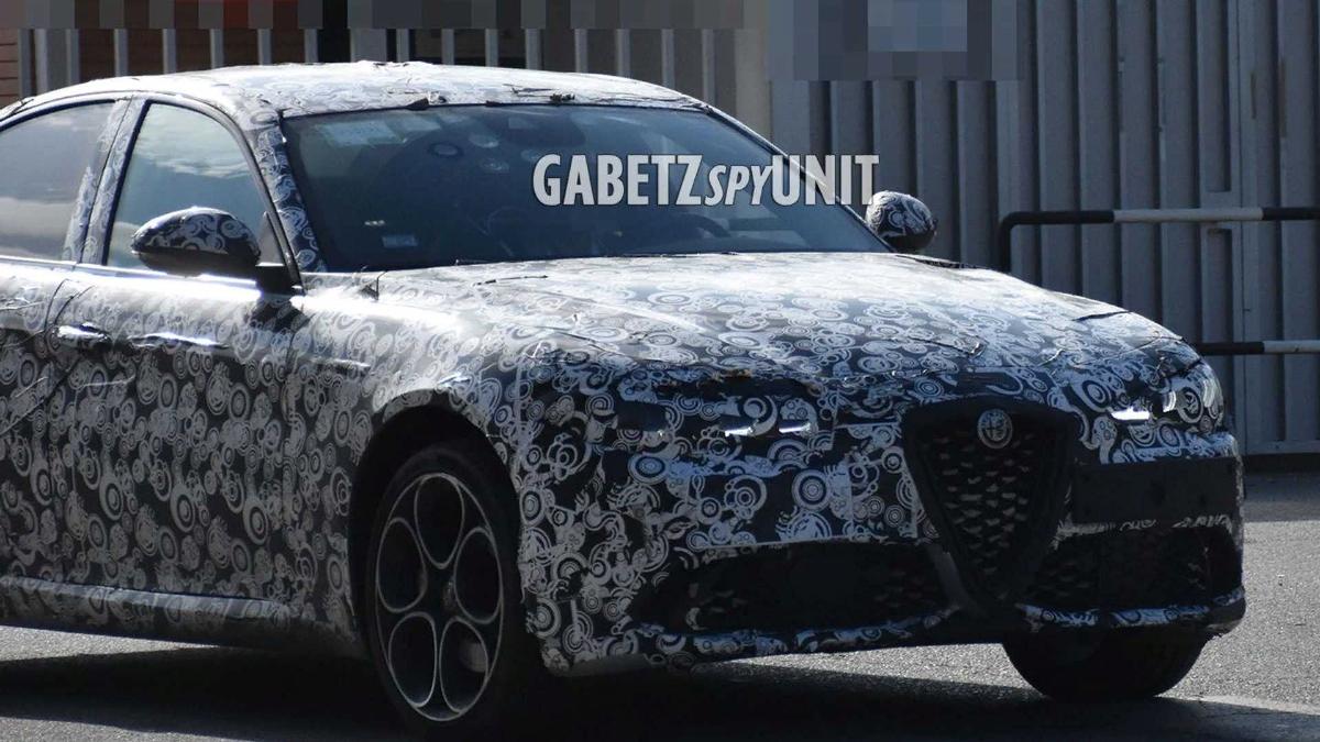 На тестах замечен прототип обновленного Alfa Romeo Giulia 2023 года