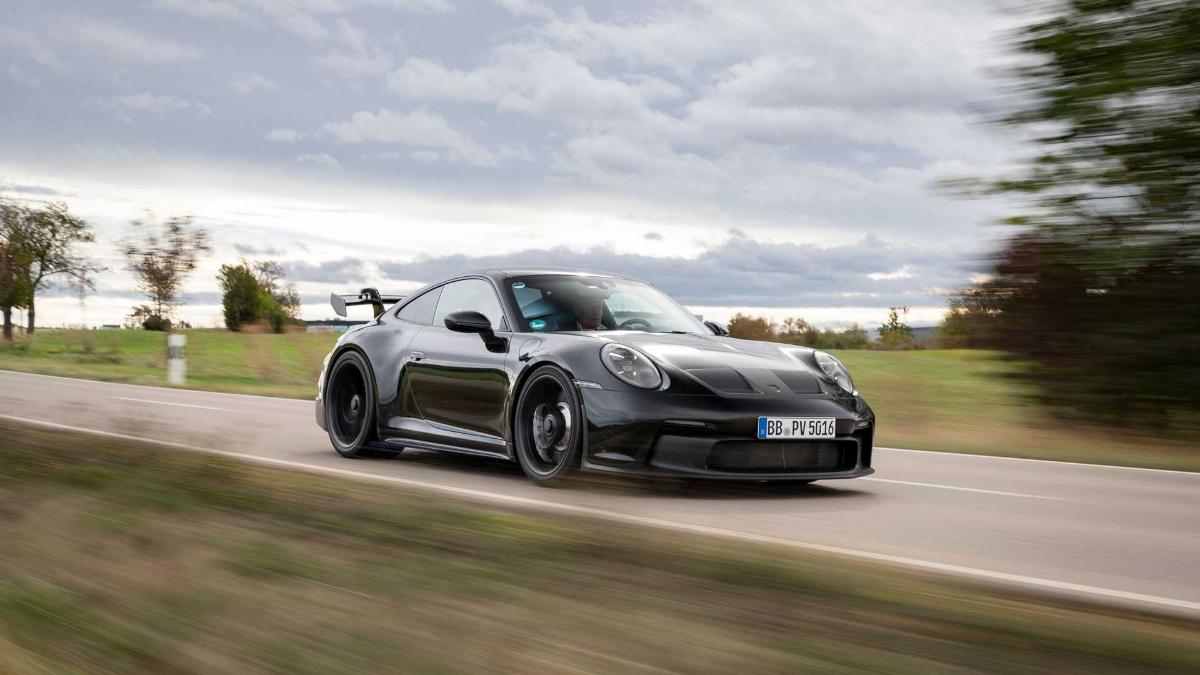 Porsche показал новый 911 GT3 2022 года на тизере 