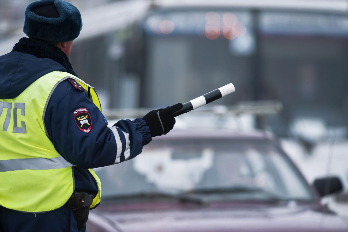 ГИБДД РФ начала изымать автомобили с ошибками в СБКТС прямо на дороге