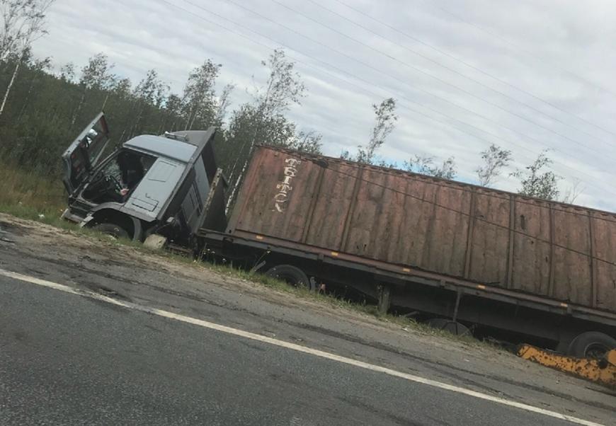 Авария под Петербургом спровоцировала пробку