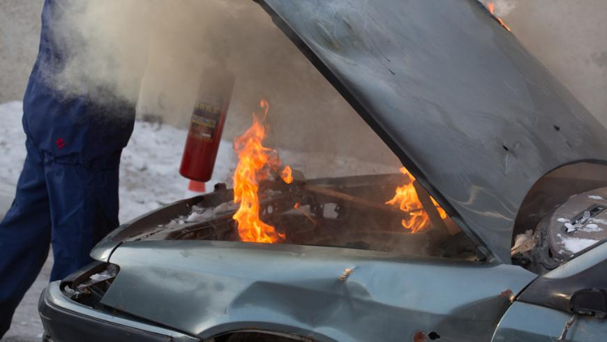 Автоэксперты NJcar разъяснили, почему зимой увеличивается риск возгорания автомашины