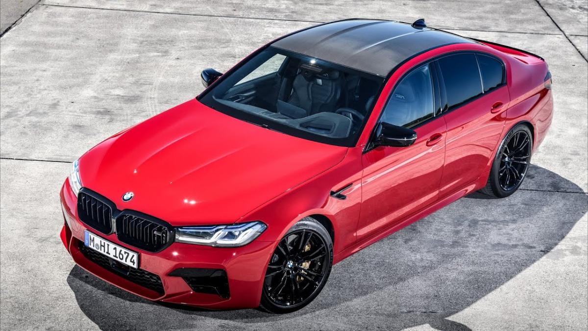 Вид из салона: BMW M5 Competition 2021 несется по автобану